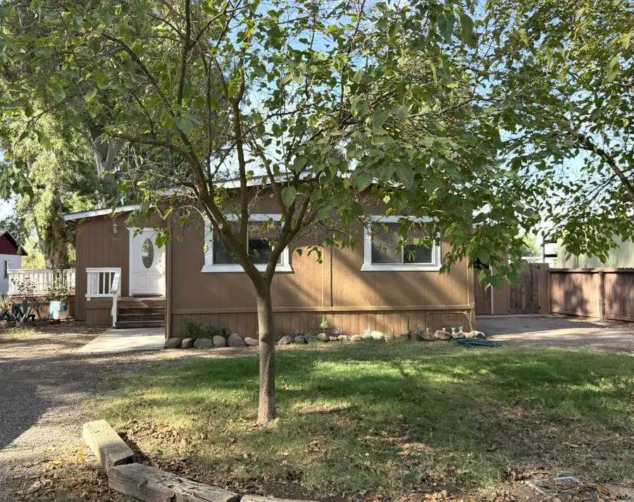 24160 W Frontier Street, Los Banos, CA 93635 - #2