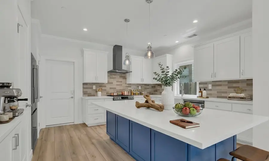 3025 7th Avenue, Sacramento, CA 95817 - #2