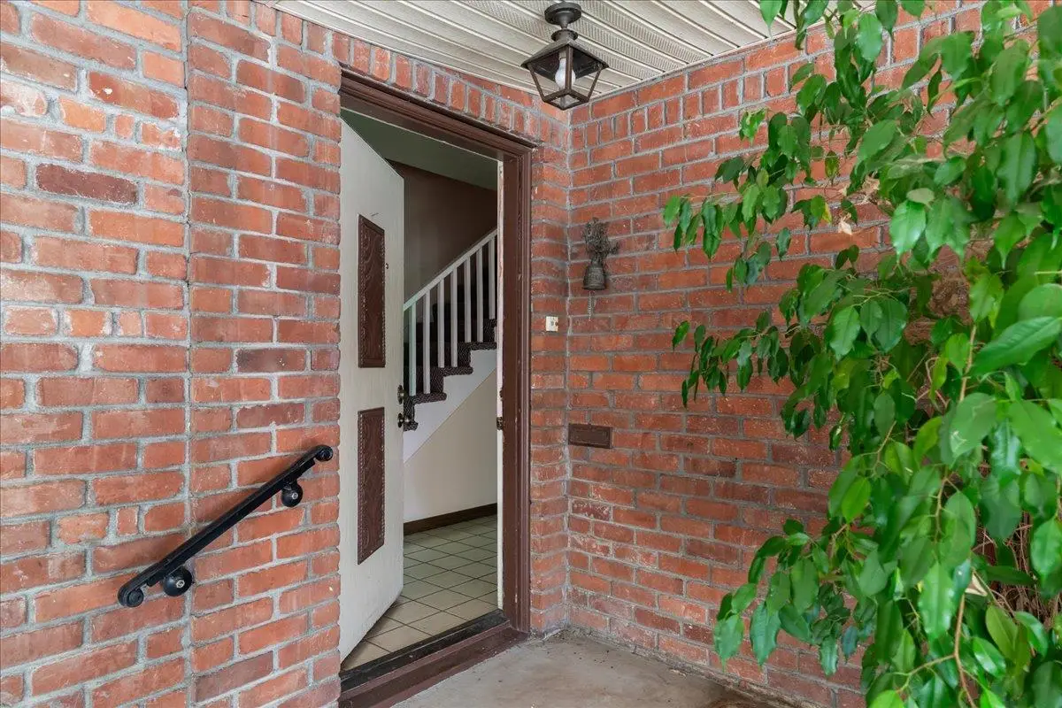 110 E B Street, Oakdale, CA 95361 - #1