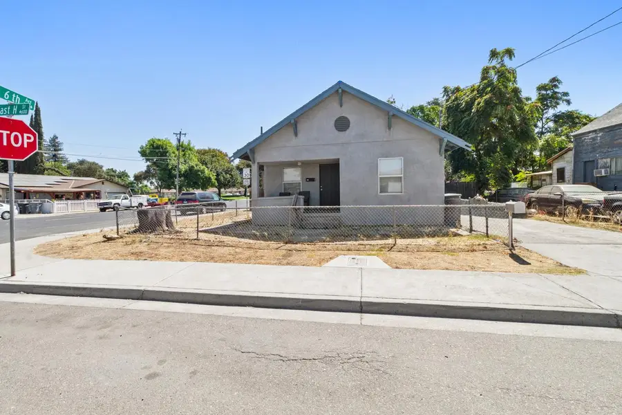 629 E H Street, Oakdale, CA 95361 - #3