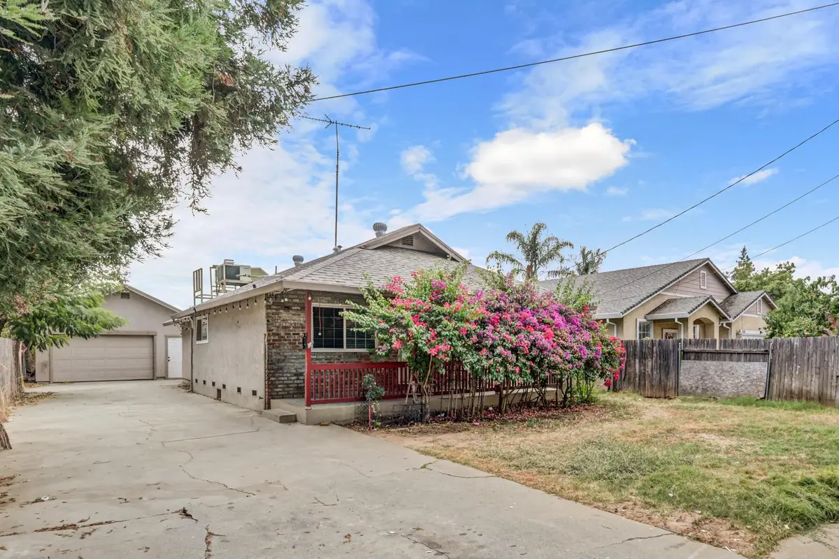 564 Lindsay Avenue, Sacramento, CA 95838 - #1