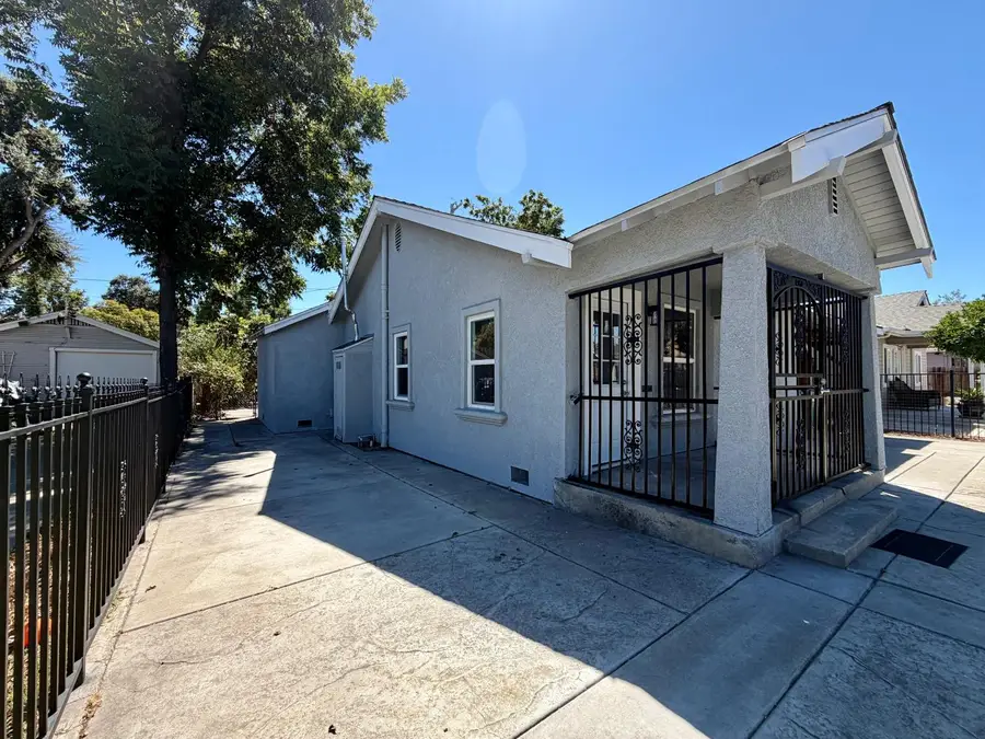 1824 E Acacia Street, Stockton, CA 95205 - #2