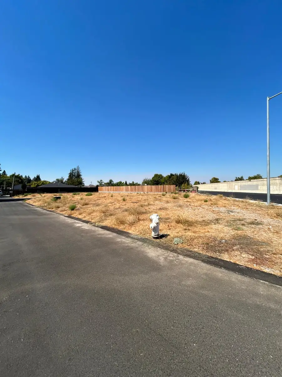 7466 La Mancha Way, Sacramento, CA 95823 - #2