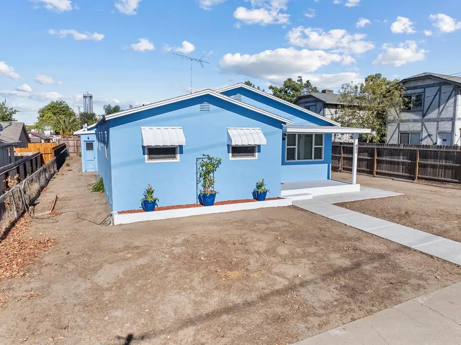 621 Davitt Avenue, Oakdale, CA 95361 - #3