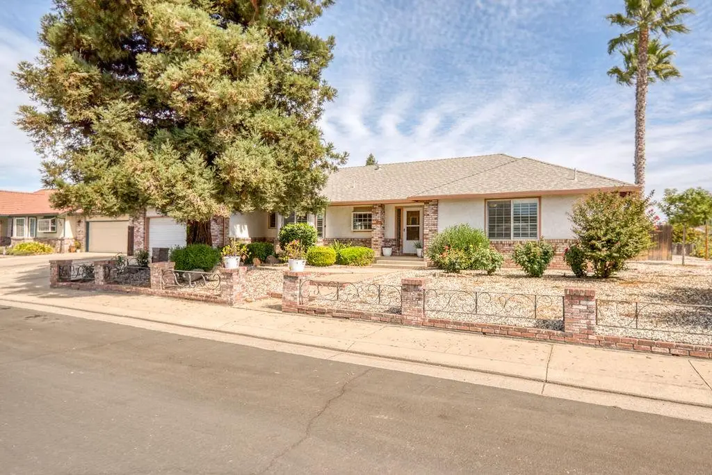 512 Thompson Way, Escalon, CA 95320 - #1