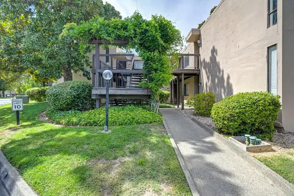 867 E Woodside Lane #4, Sacramento, CA 95825