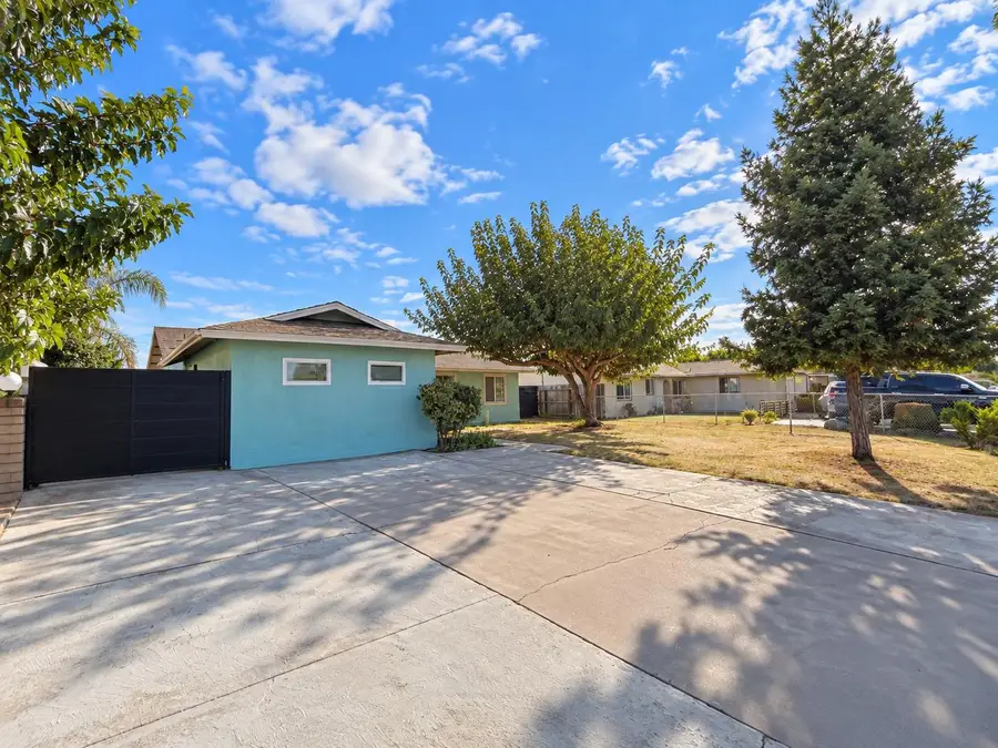 15985 Edmiston Avenue, Ivanhoe, CA 93235 - #2