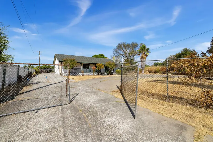 6305 16th Street, Rio Linda, CA 95673 - #3