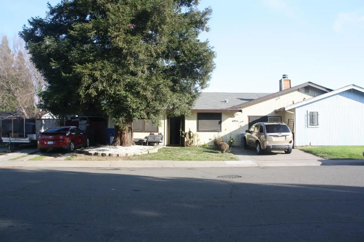 6935 Bridle Trail Way, Sacramento, CA 95828 - #1