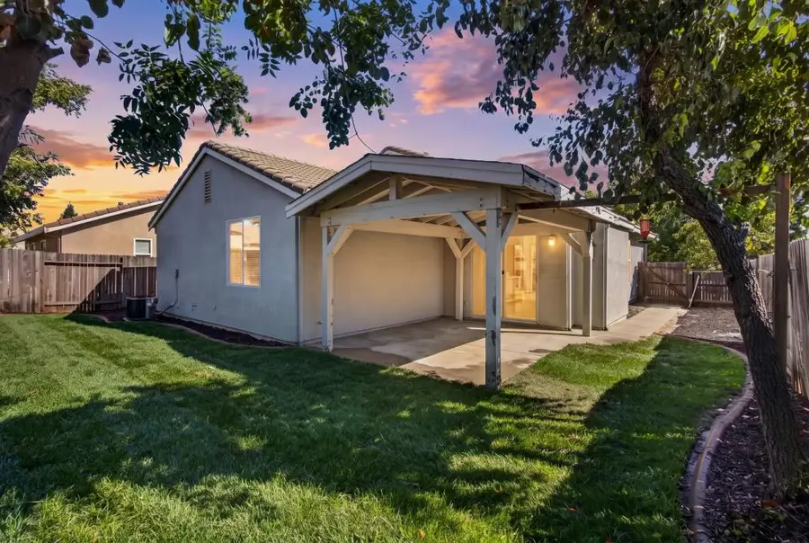 425 Arlingdale Circle, Rio Linda, CA 95673 - #2