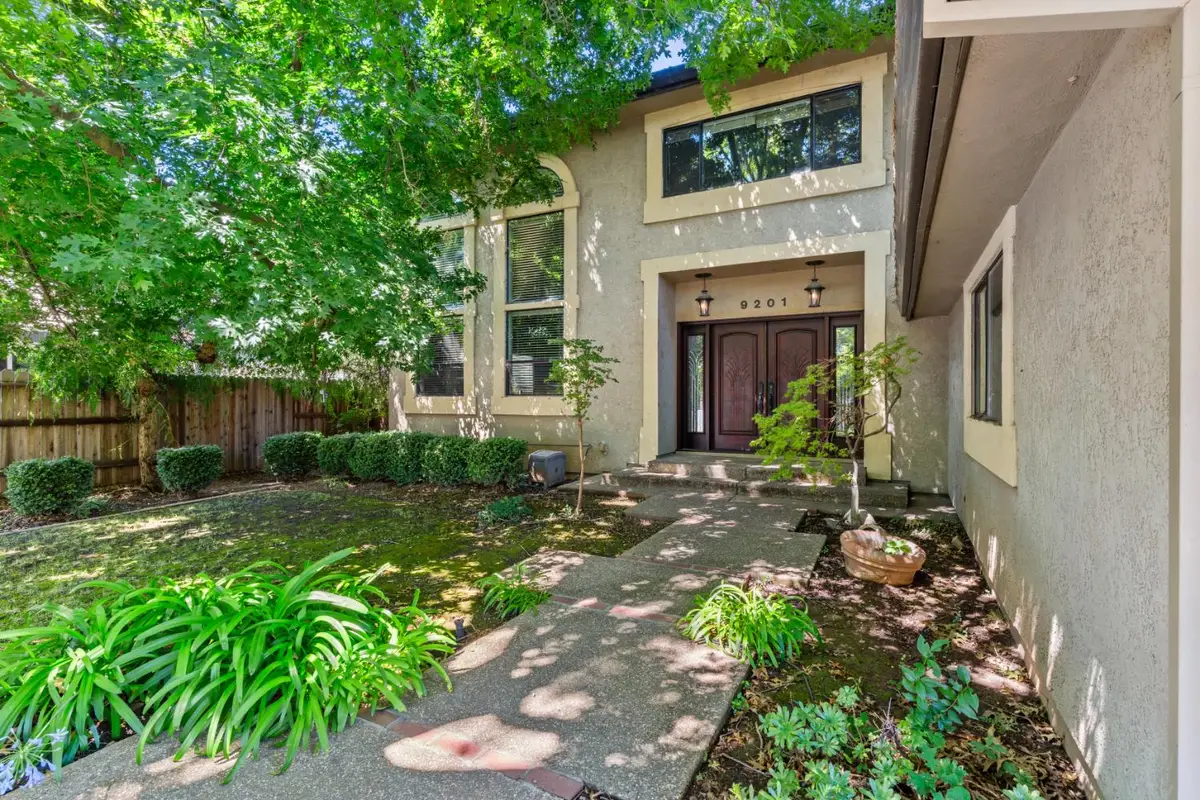 9201 Laguna Lake Way, Elk Grove, CA 95758 - #1