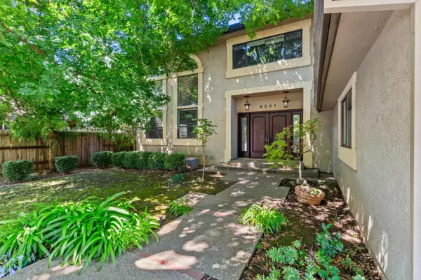 9201 Laguna Lake Way, Elk Grove, CA 95758