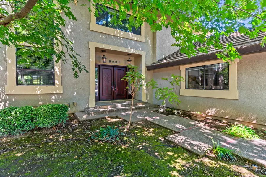 9201 Laguna Lake Way, Elk Grove, CA 95758 - #2