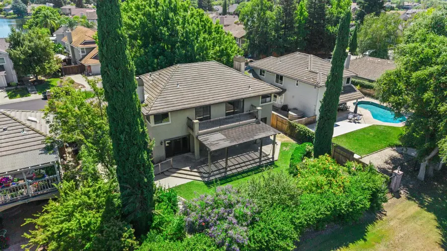 9201 Laguna Lake Way, Elk Grove, CA 95758 - #3