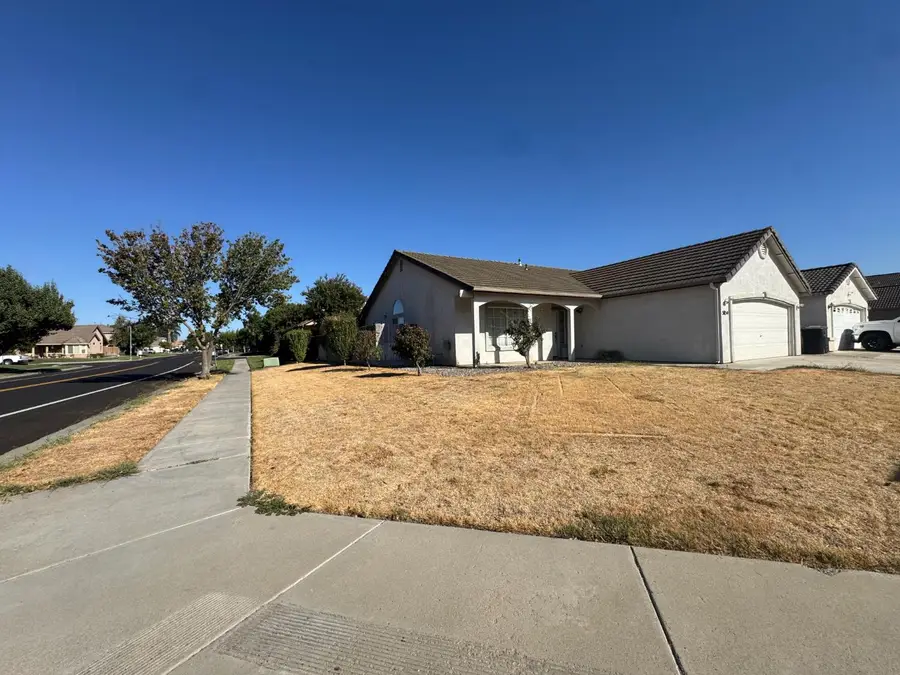 5854 Chancellor Way, Riverbank, CA 95367 - #2