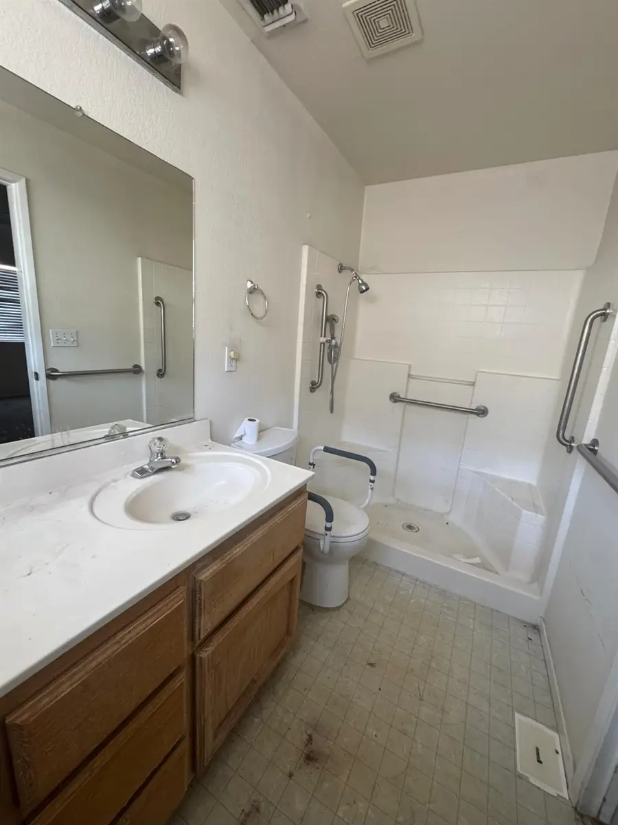 5854 Chancellor Way, Riverbank, CA 95367 - #3