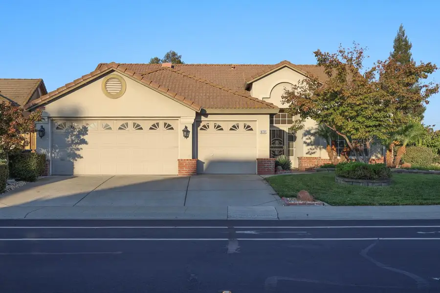 8731 Freesia Drive, Elk Grove, CA 95624 - #2