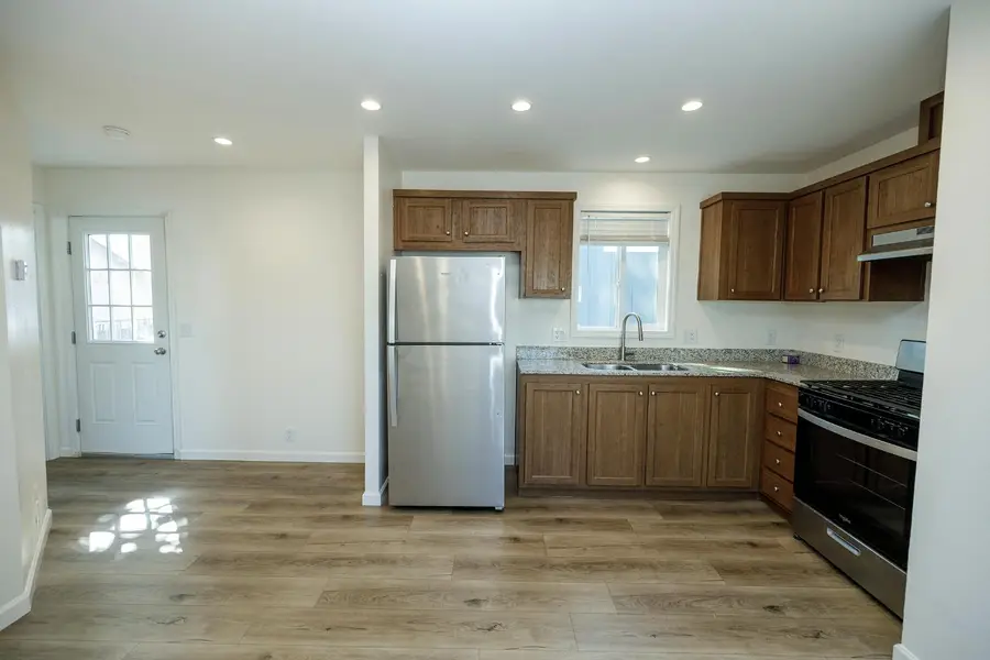 927 E F Street #4, Oakdale, CA 95361 - #2