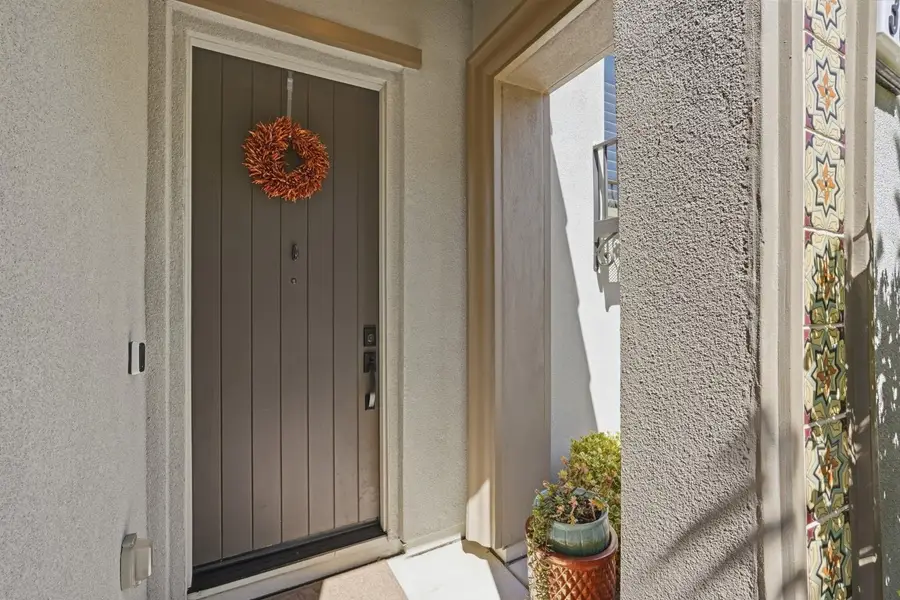 3325 Dullanty Way, Sacramento, CA 95816 - #3