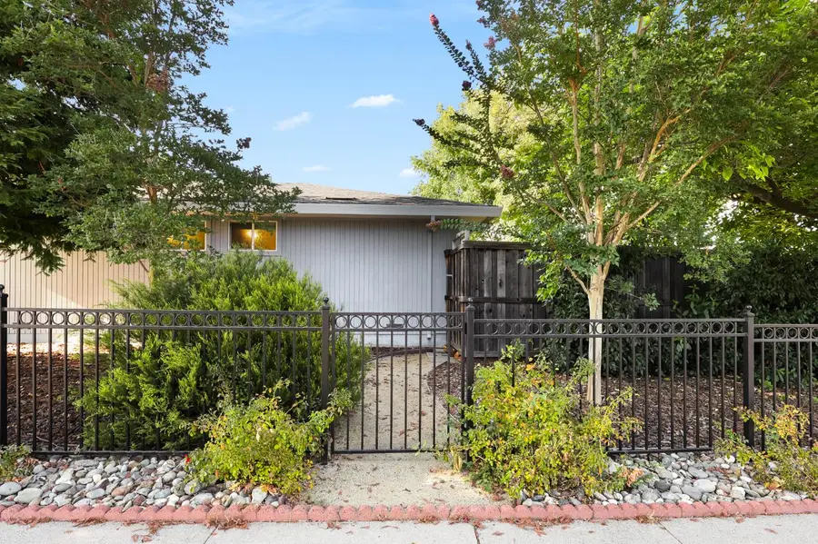 6841 Shalimar Way, Citrus Heights, CA 95621 - #2