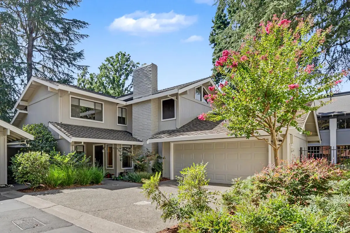 2002 University Park Dr, Sacramento, CA 95825 - #1
