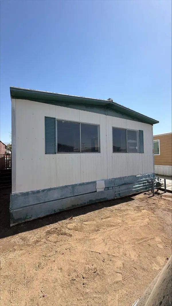 801 Schipper St #40, Bakersfield, CA 93203