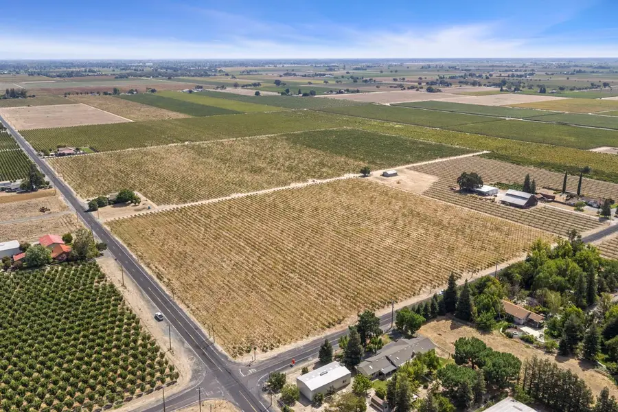 4248 W Woodbridge Road, Lodi, CA 95242 - #2
