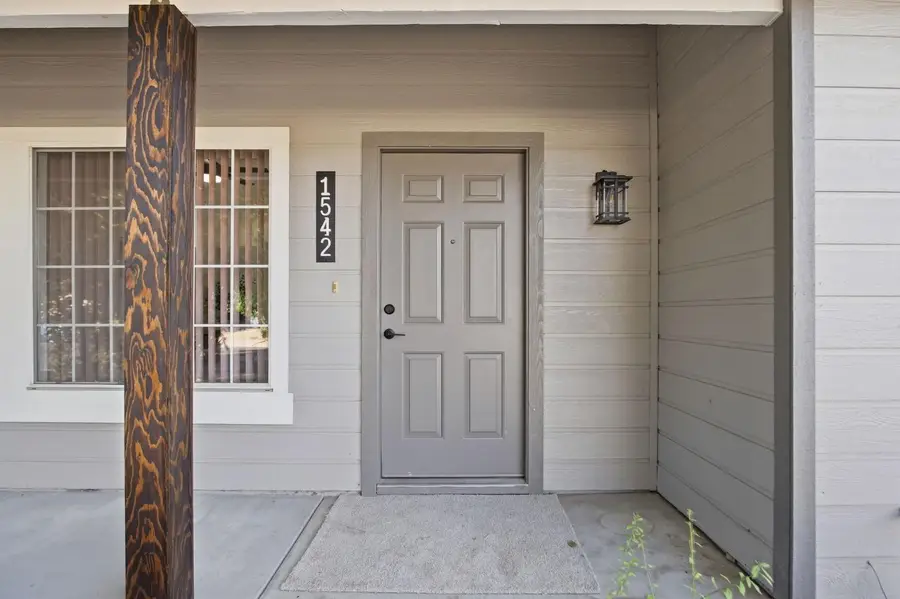 1542 Laguna Circle, Stockton, CA 95206 - #2