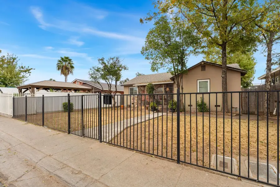 2454 Empress Street, Sacramento, CA 95815 - #2