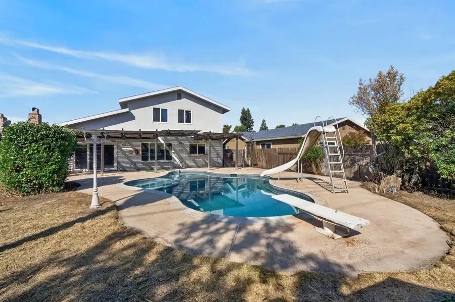 4233 Rosecrest Way, Sacramento, CA 95826 - #2