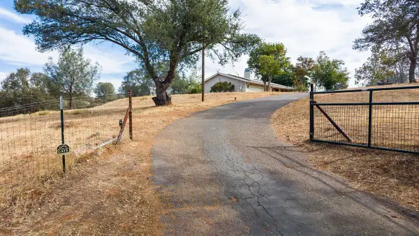 2422 Cheyenne Road, Copperopolis, CA 95228