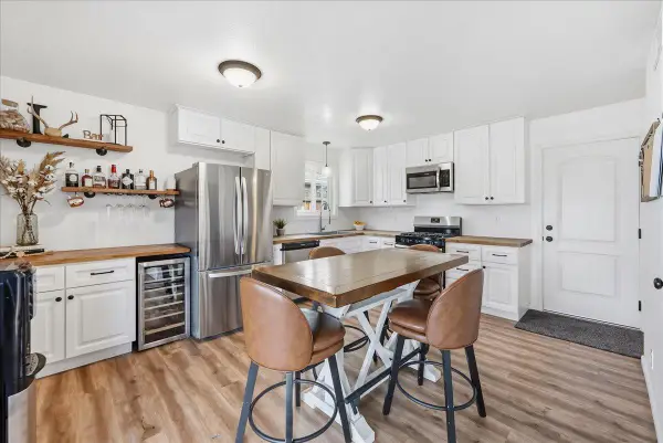9201 Castlemont Circle, Orangevale, CA 95662