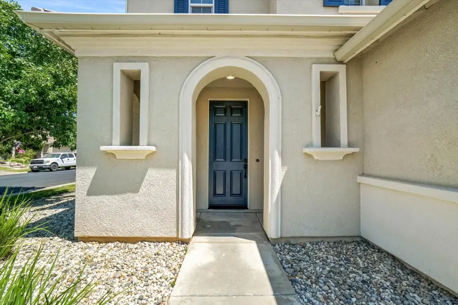 401 Broadleigh Court, Roseville, CA 95747 - #3