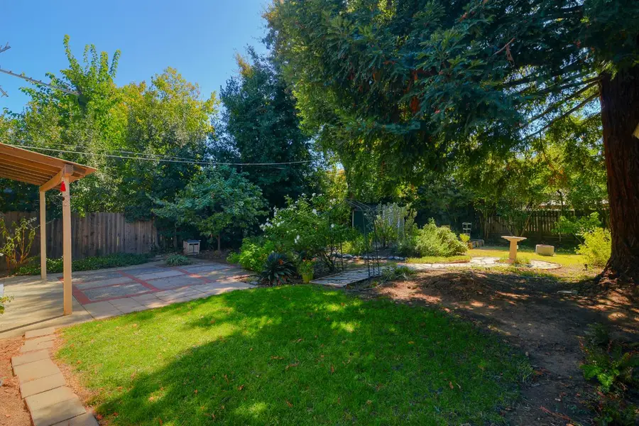 2368 Irvin Way, Sacramento, CA 95822 - #2