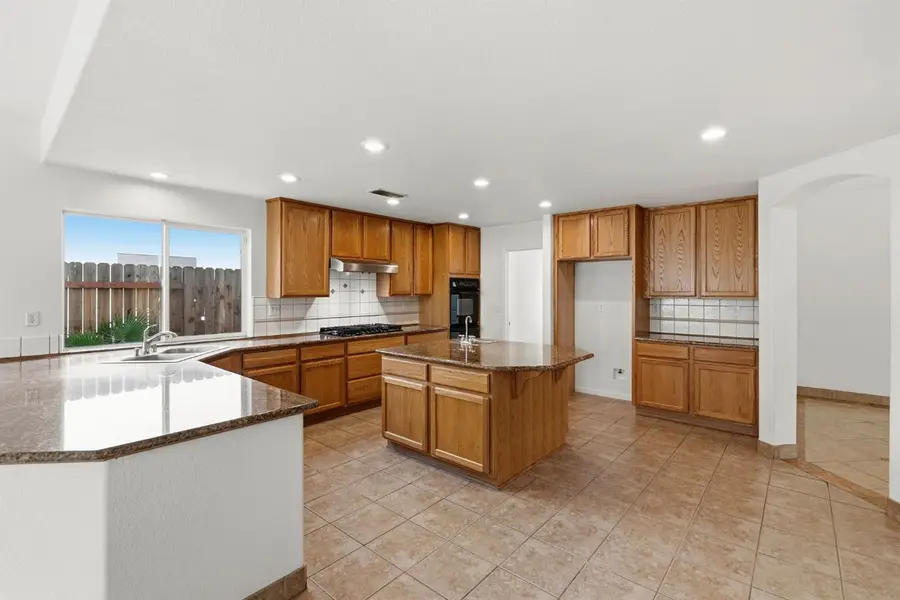 5129 Fredericksburg Way, Sacramento, CA 95835 - #3