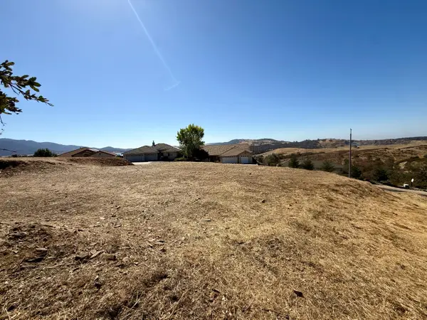 1106 Paradise Peak Road, Valley Springs, CA 95252