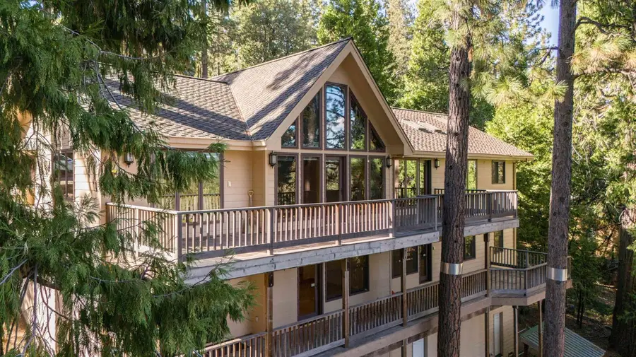 2704 Placer Way, Arnold, CA 95223 - #2