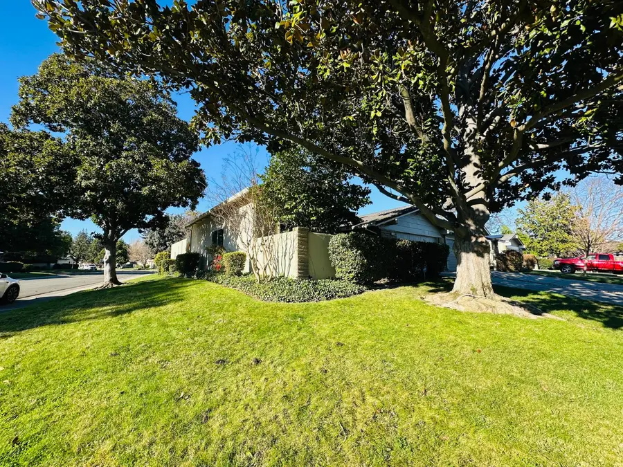 14 Miranda Court, Sacramento, CA 95822 - #2