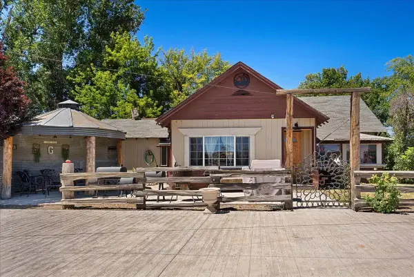 708 Center Road, Susanville, CA 96130