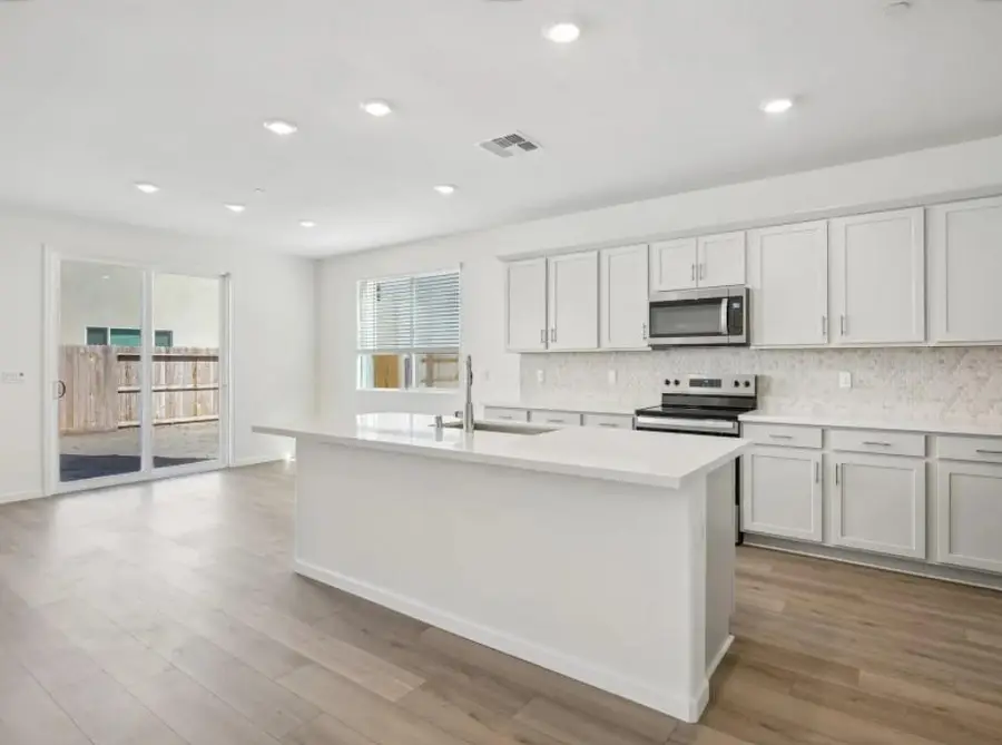 2447 Golden Bear St, Manteca, CA 95337 - #2