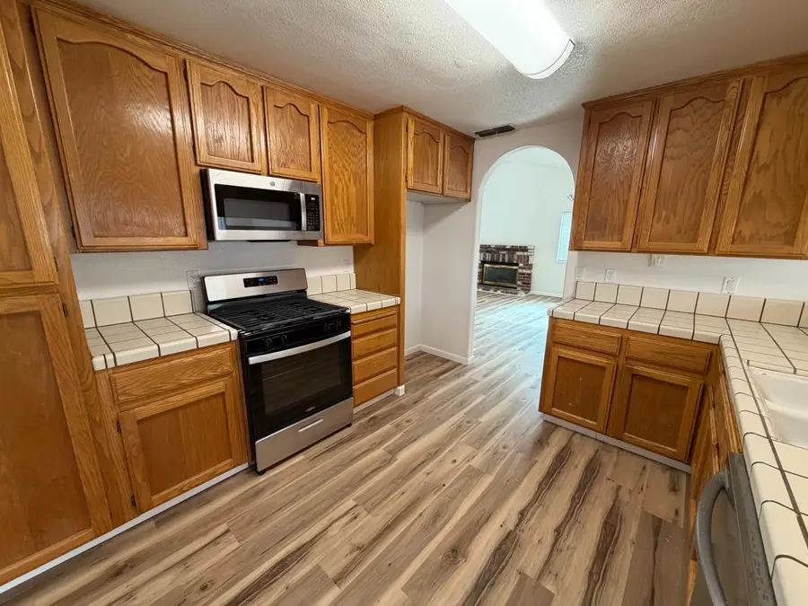2810 Vi Court, Yuba City, CA 95993 - #3