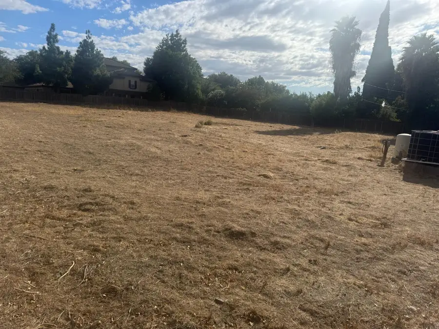 310 W Mount Diablo Avenue, Tracy, CA 95376 - #2