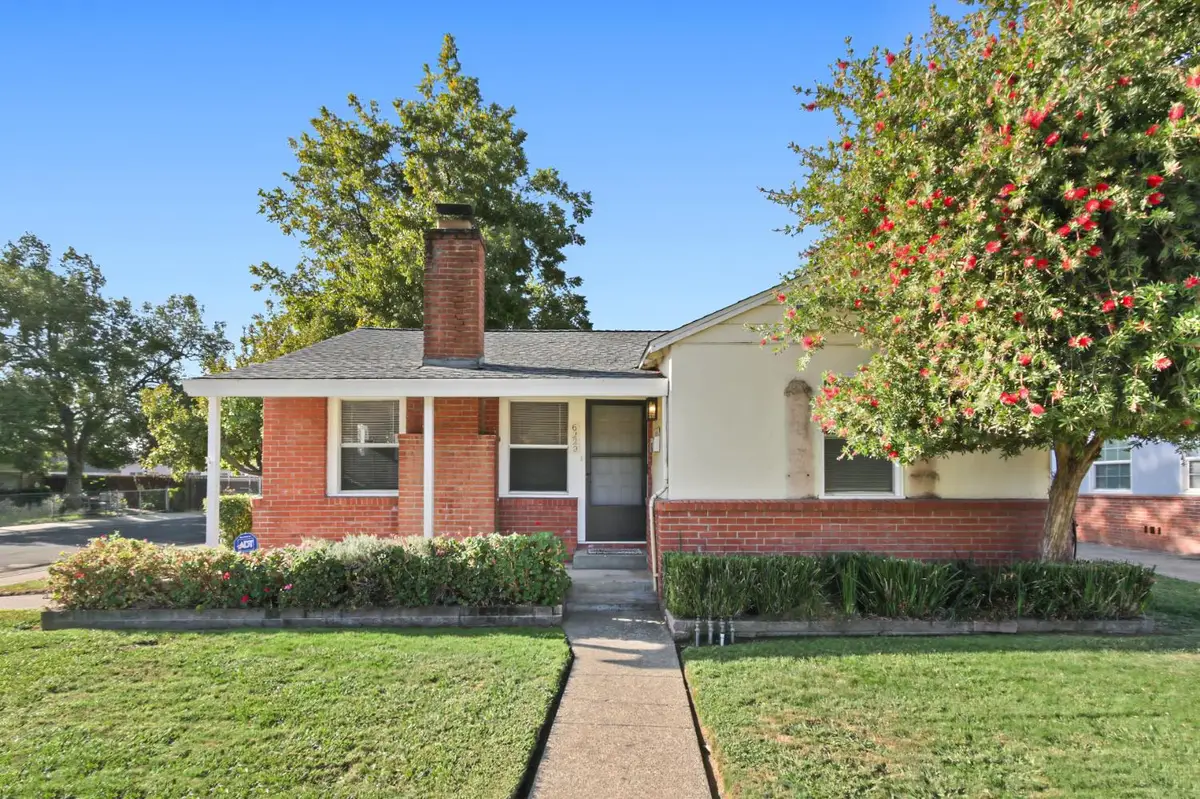 6220 1st Avenue, Sacramento, CA 95817 - #1