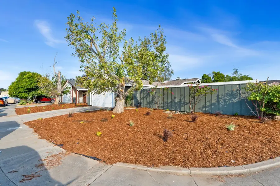 2 Hedgerow Court, Sacramento, CA 95823 - #3