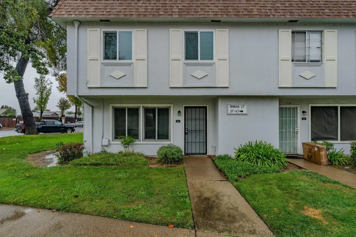 27 Omaha Court, Sacramento, CA 95823 - #1