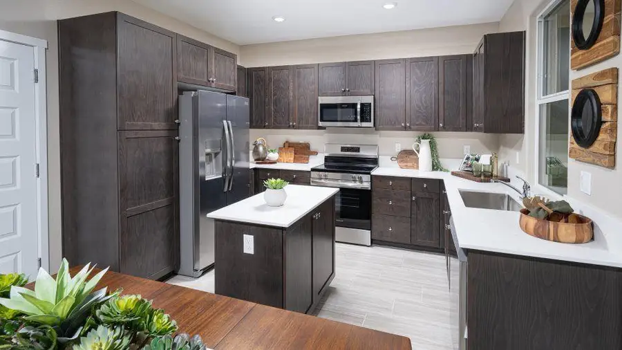 733 Lake Park Circle, Galt, CA 95632 - #2