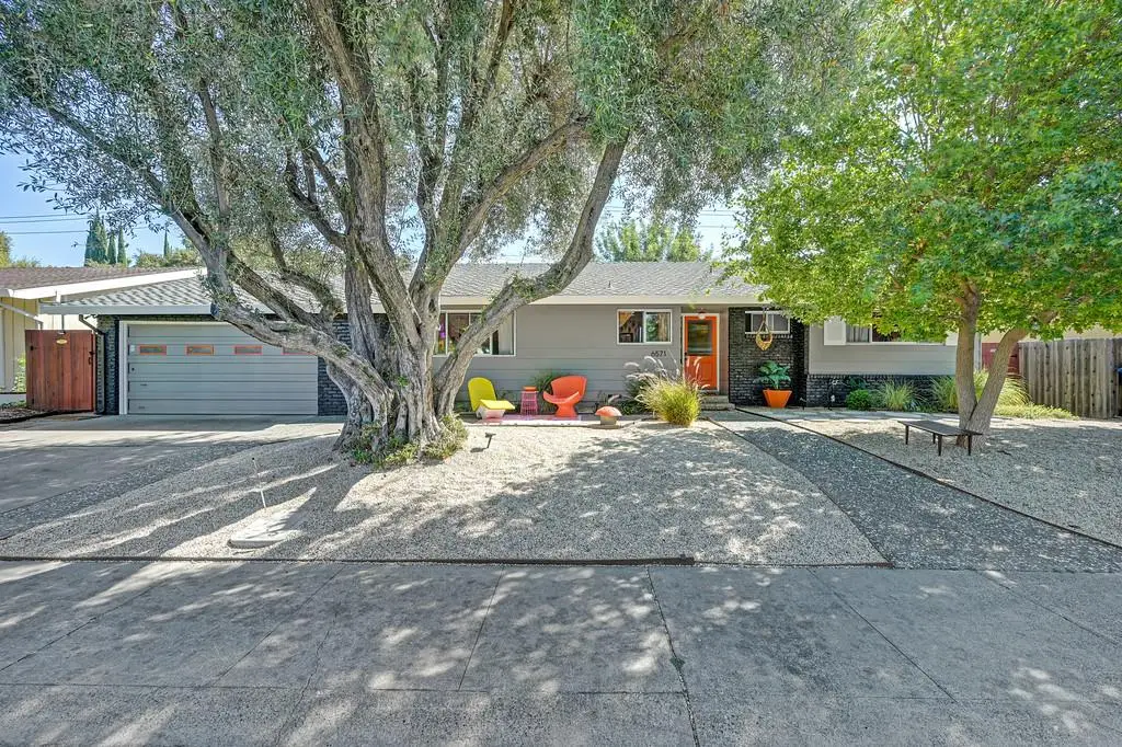 6571 Lake Park Drive, Sacramento, CA 95831 - #1