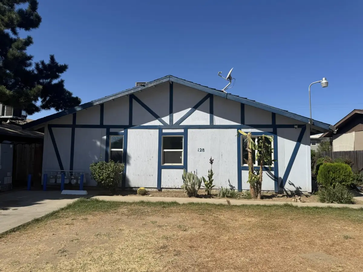 128 Park Street, Madera, CA 93637 - #1