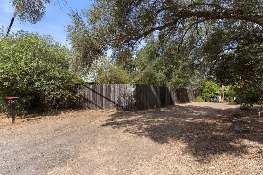 8865 Phoenix Avenue, Fair Oaks, CA 95628 - #2