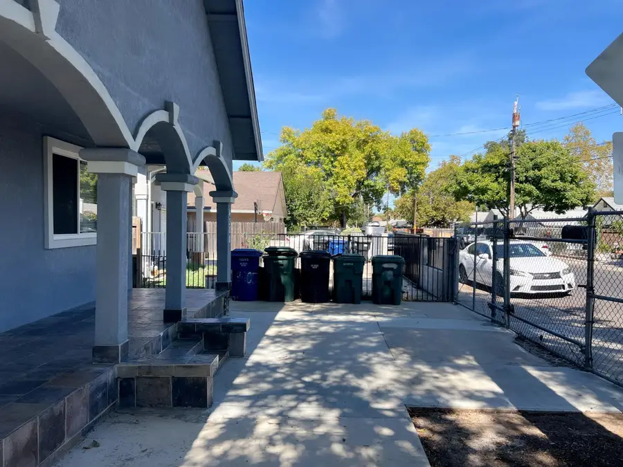 4308 E Nichols Avenue, Sacramento, CA 95820 - #3